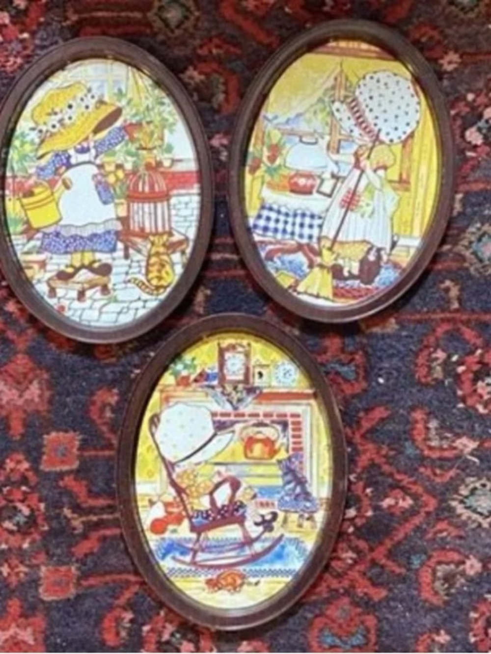 Vintage-Style Floral Sunbonnet Girl Wall Plaque Set - Yellow Accents